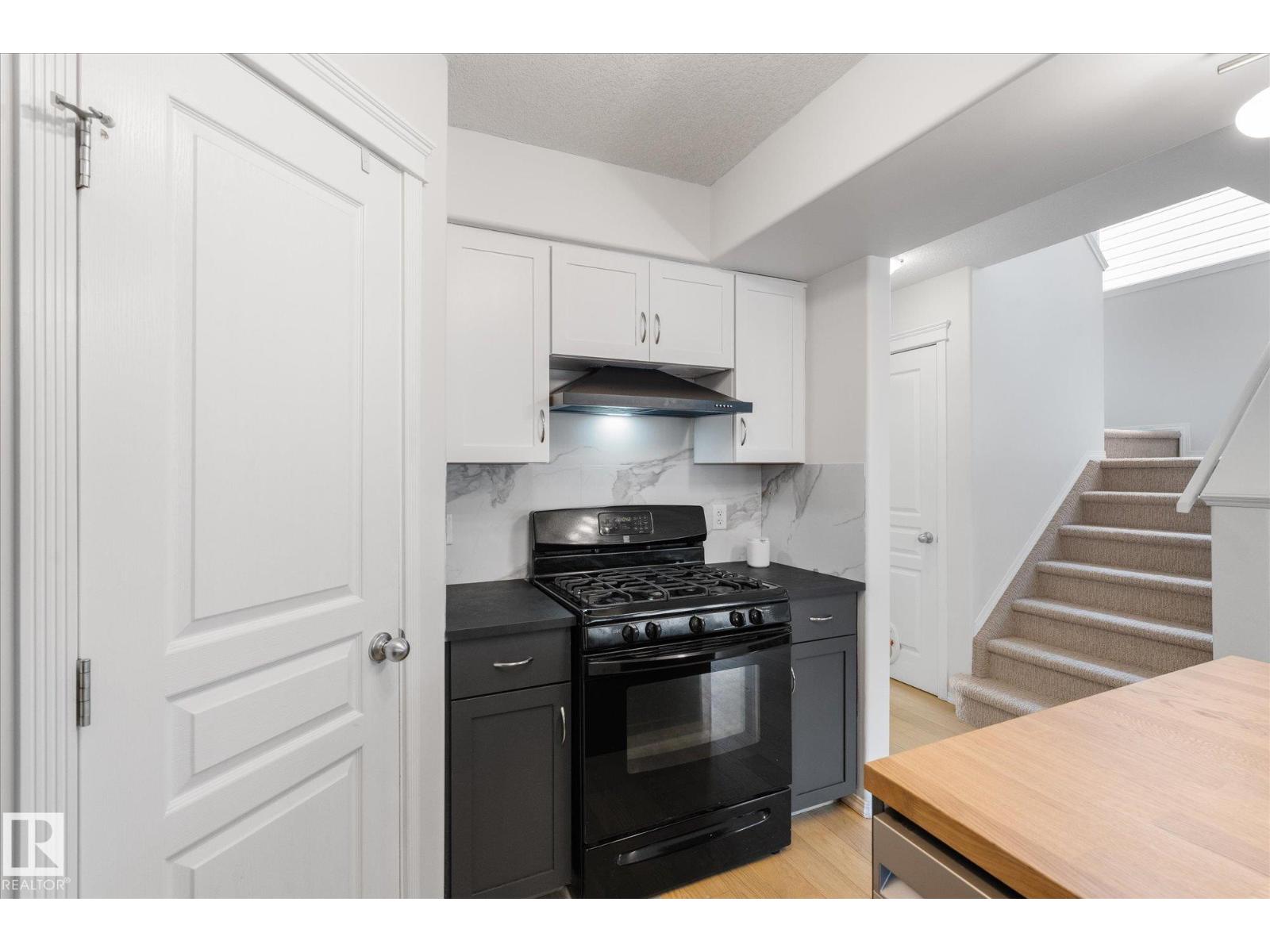 41 SPRUCE VILLAGE DR E - 9