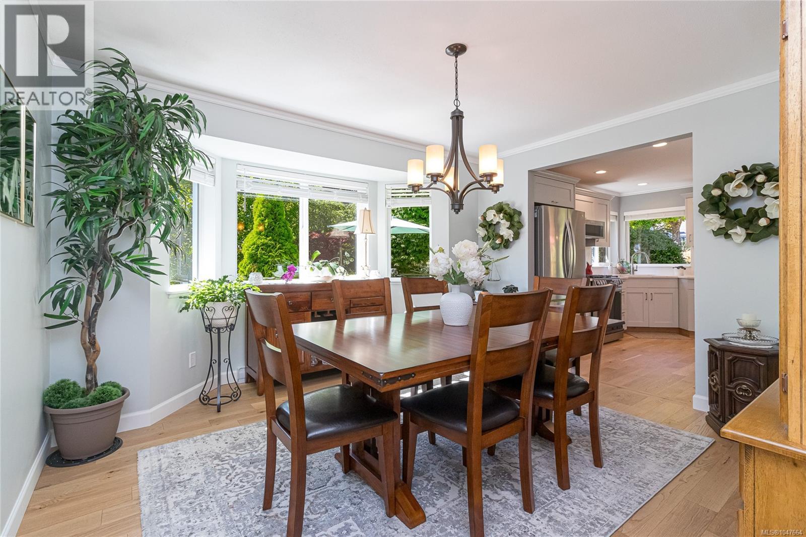 3610 Arbutus Dr N - 11