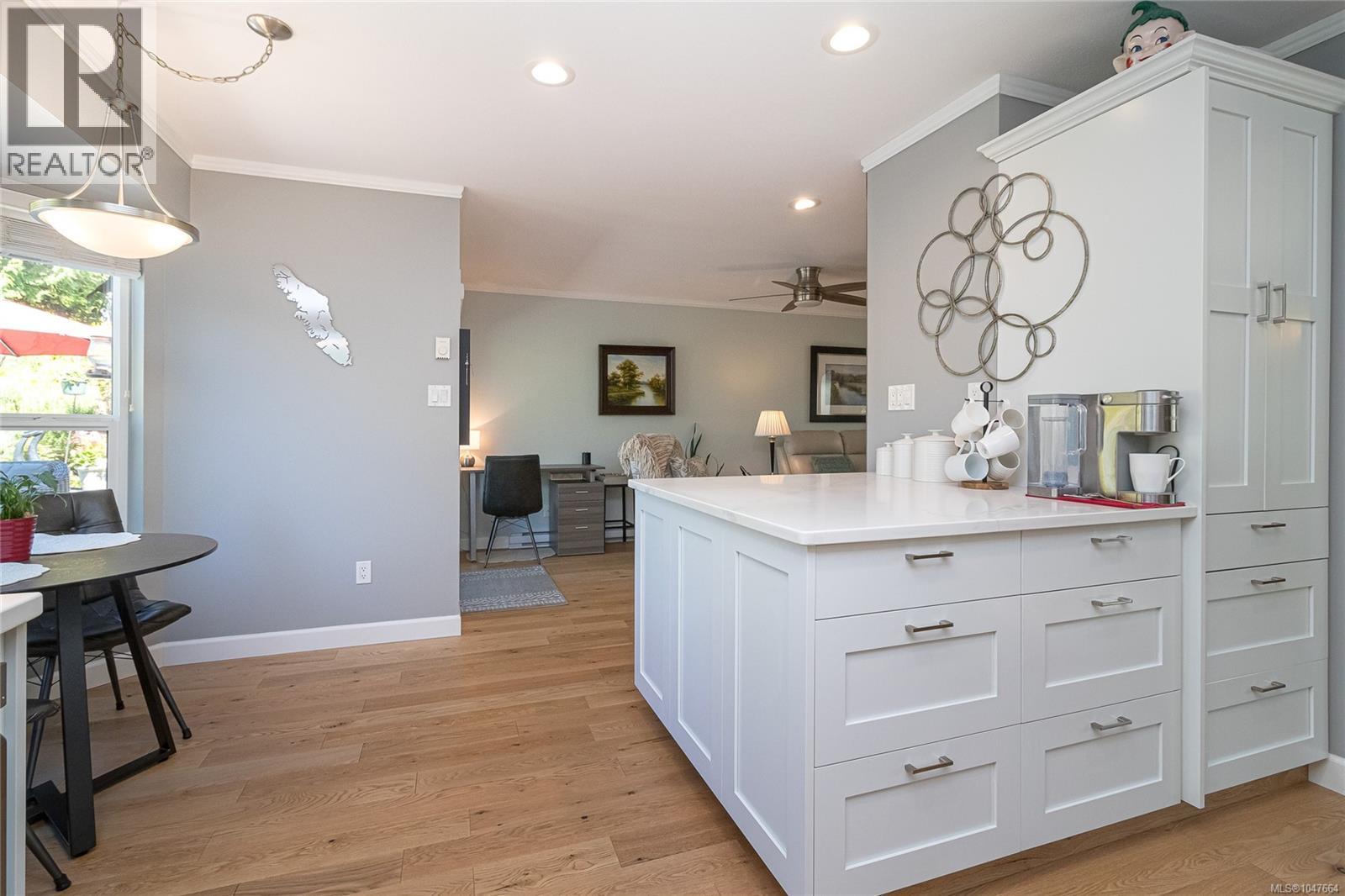 3610 Arbutus Dr N - Image 16
