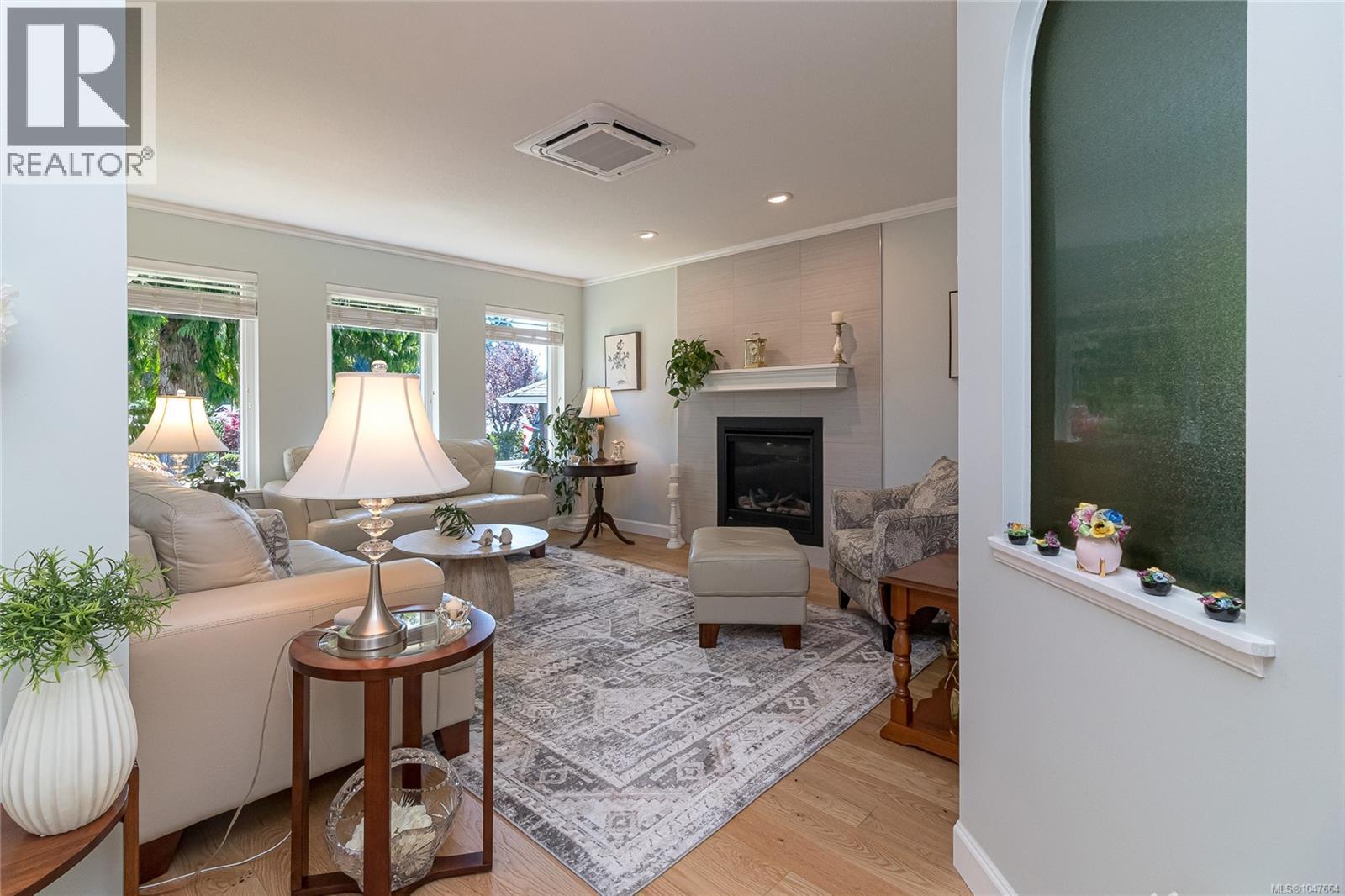 3610 Arbutus Dr N - 7