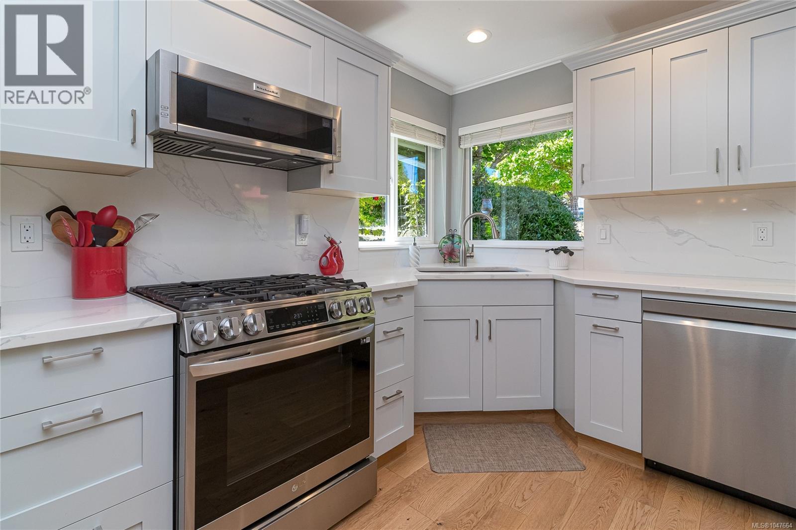 3610 Arbutus Dr N - 15