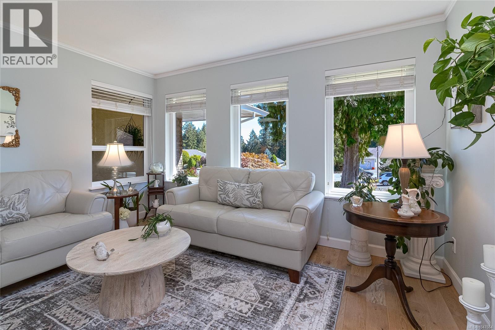 3610 Arbutus Dr N - 9