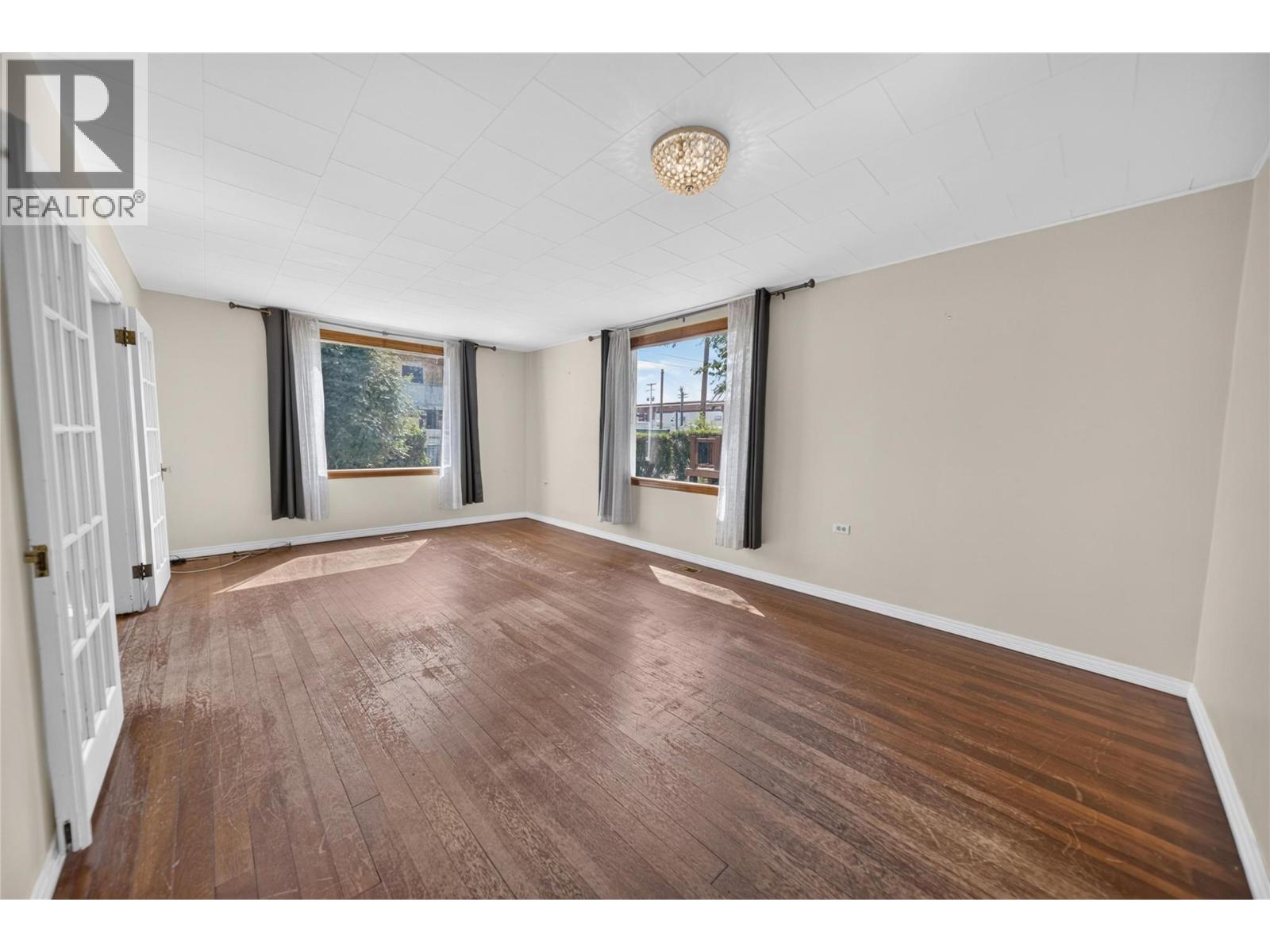 691 3rd Avenue - 6