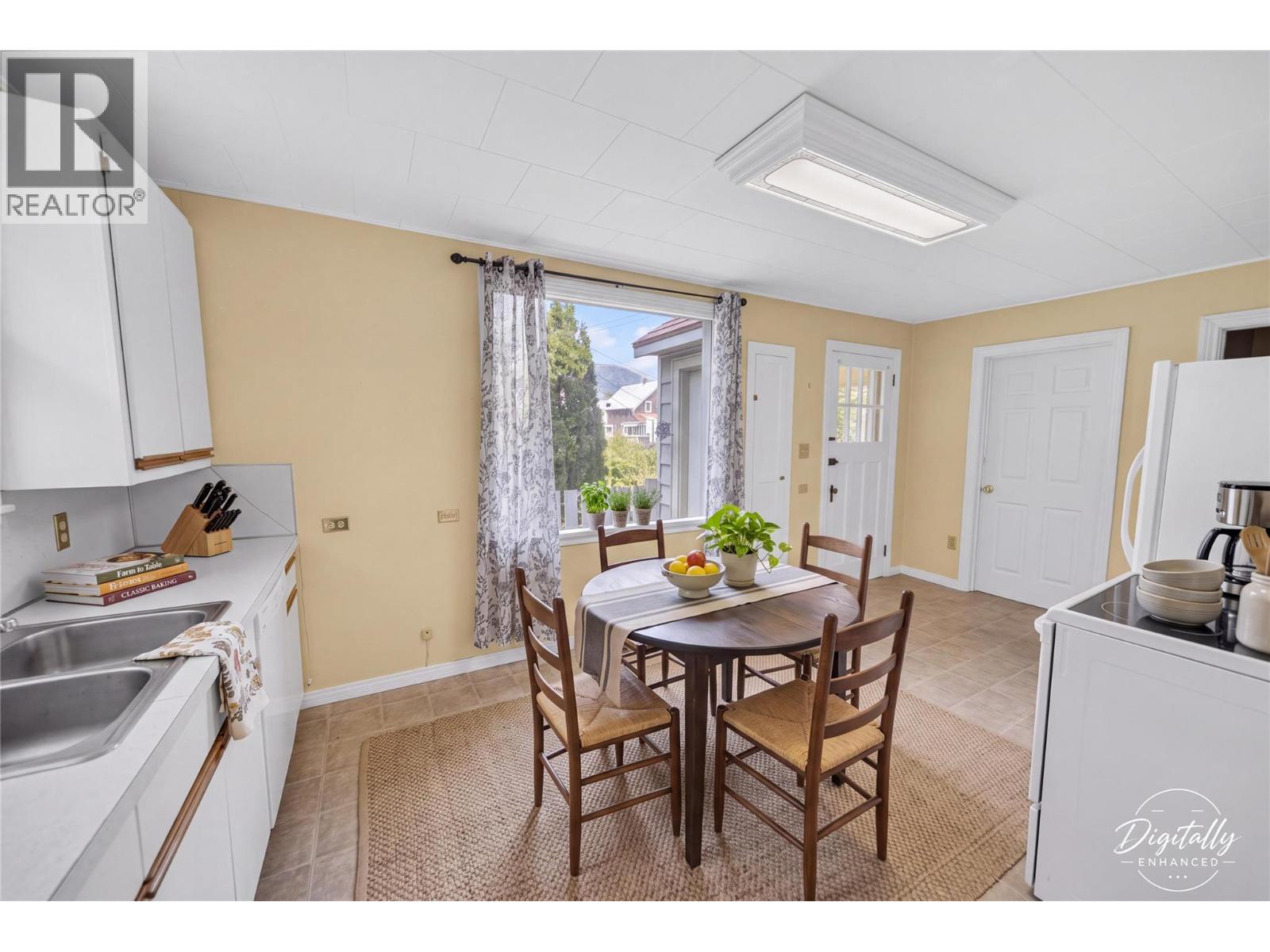 691 3rd Avenue - 23