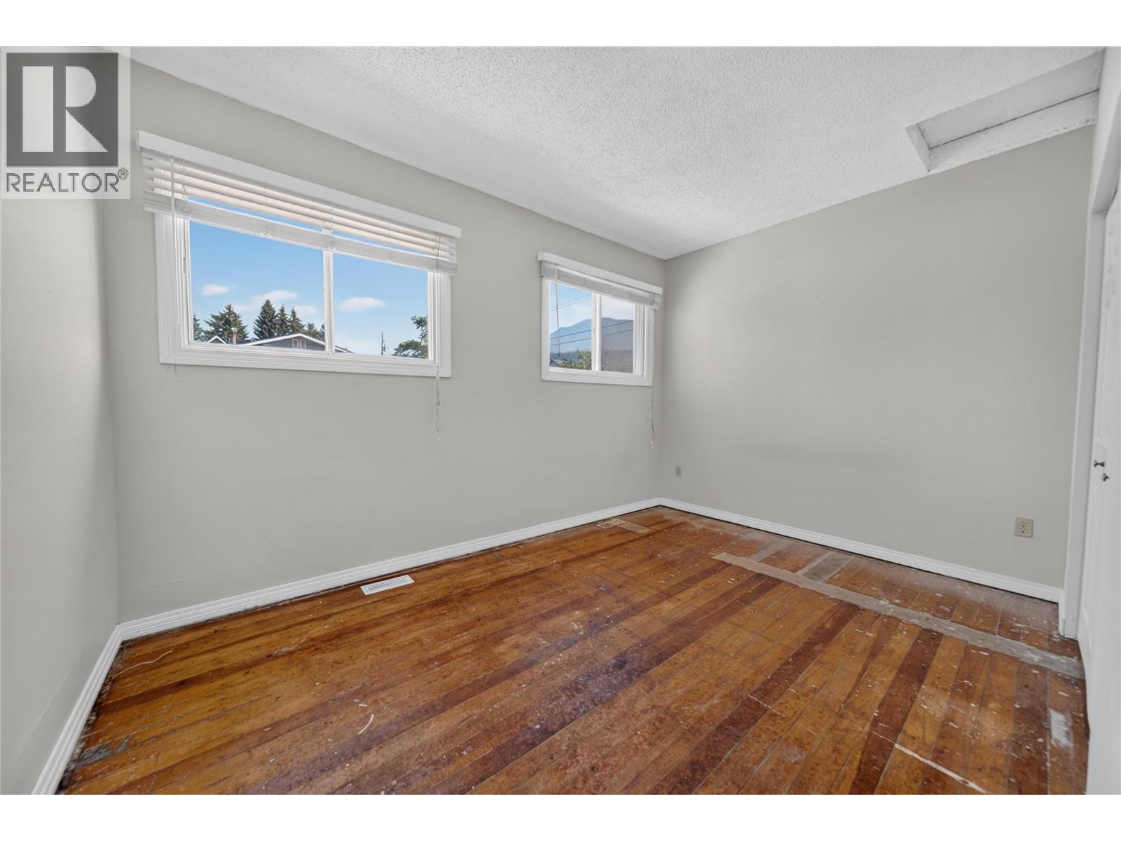 691 3rd Avenue - Image 31