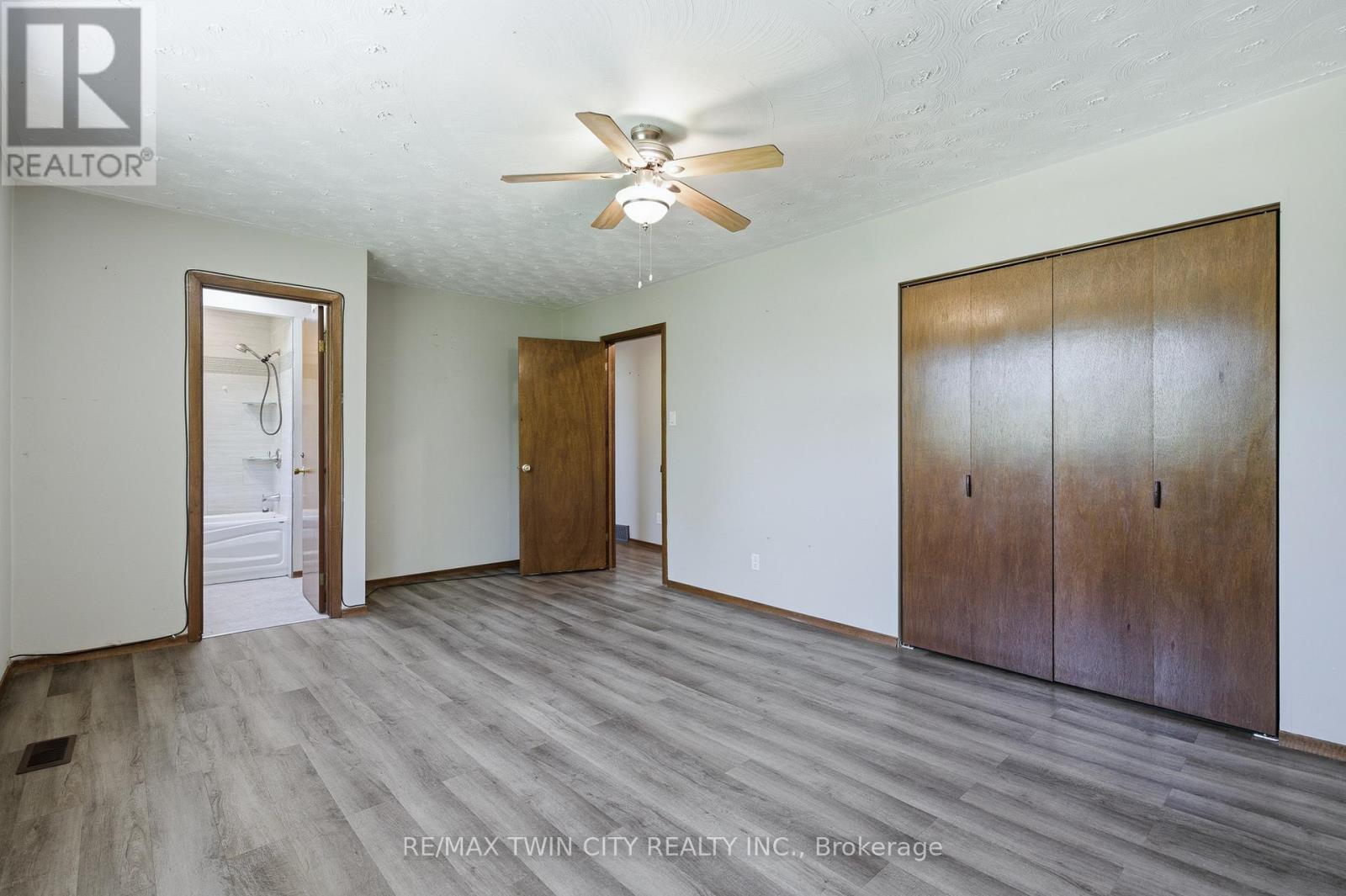 1621 MORRISON ROAD - 23