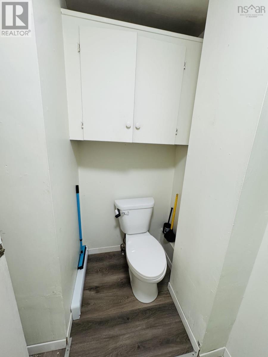 Property 14 of 17 of 266-268 Lingan Road