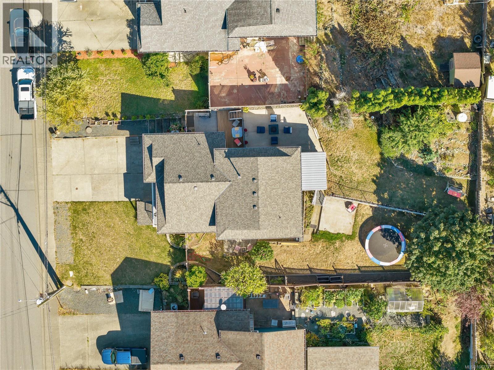825 Pinecrest Rd - 10