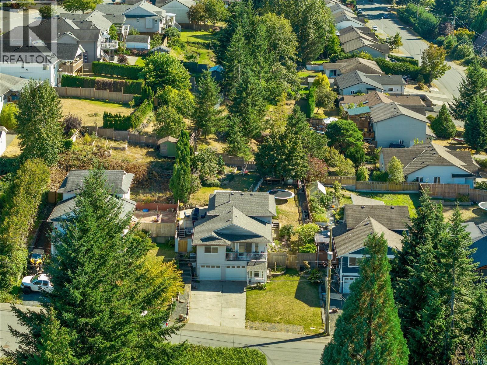 825 Pinecrest Rd - 2