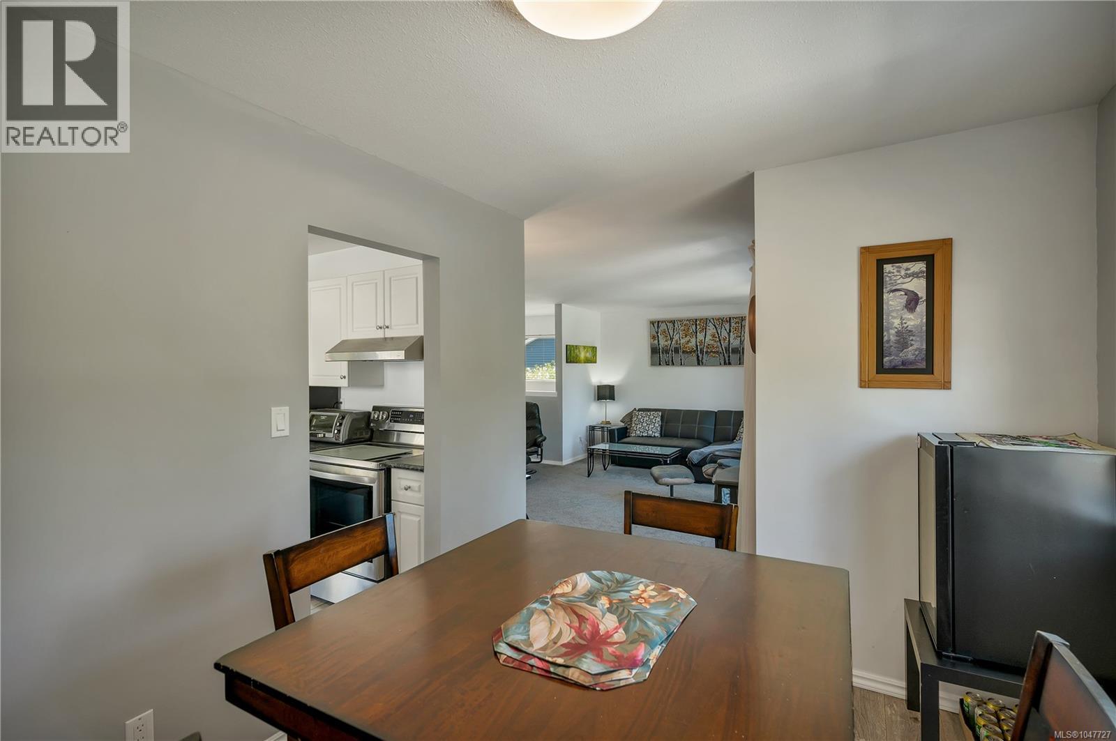 825 Pinecrest Rd - Image 30