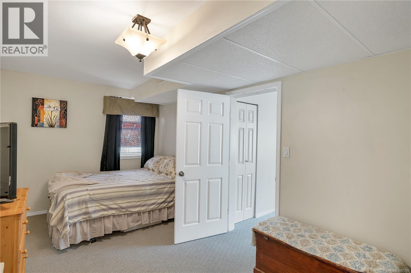 825 Pinecrest Rd - Image 38