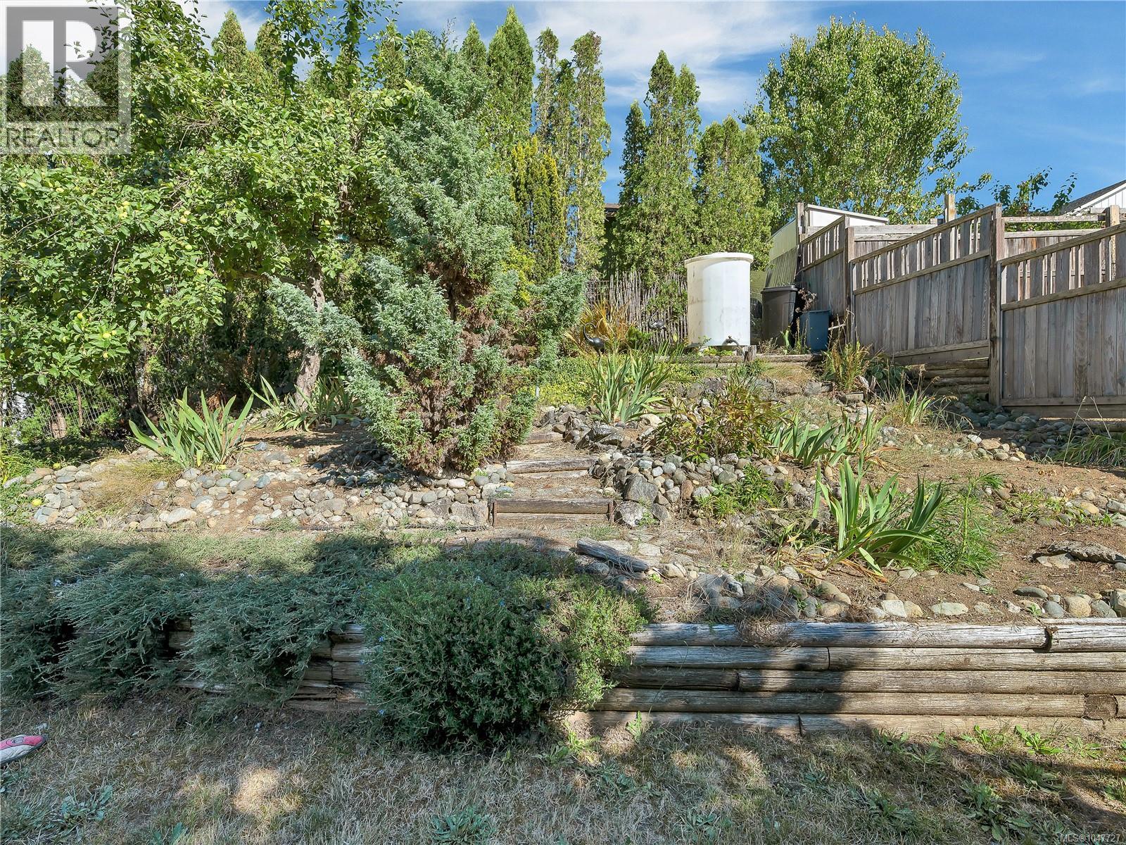 825 Pinecrest Rd - Image 55