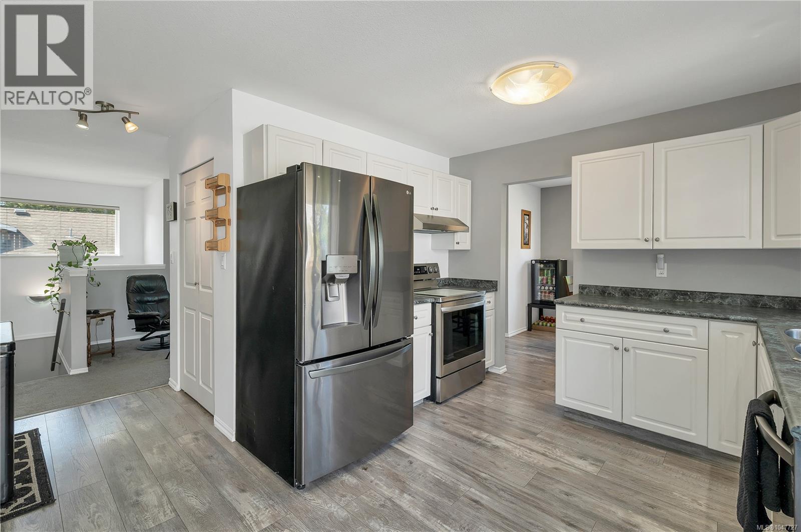 825 Pinecrest Rd - Image 6