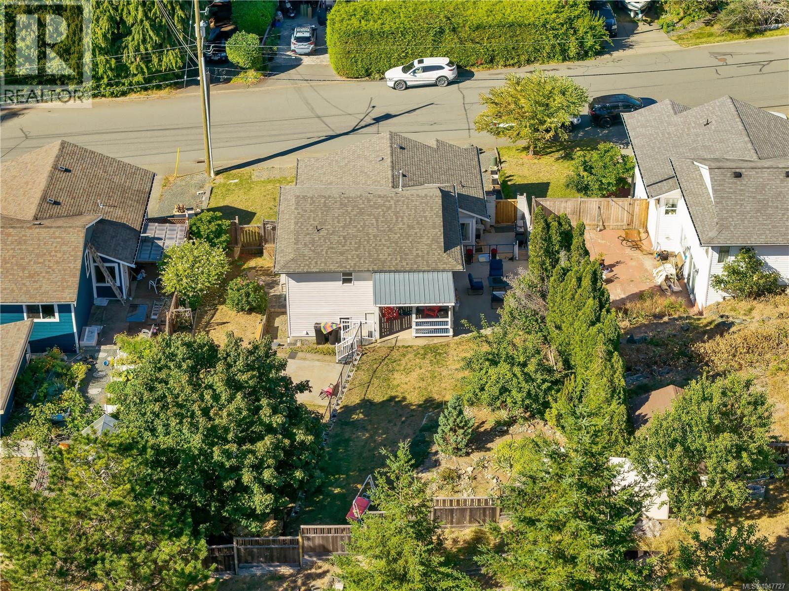825 Pinecrest Rd - 61