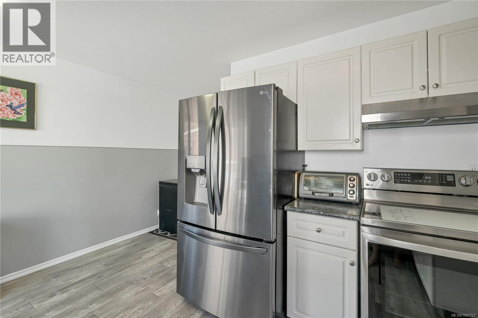 825 Pinecrest Rd - Image 8