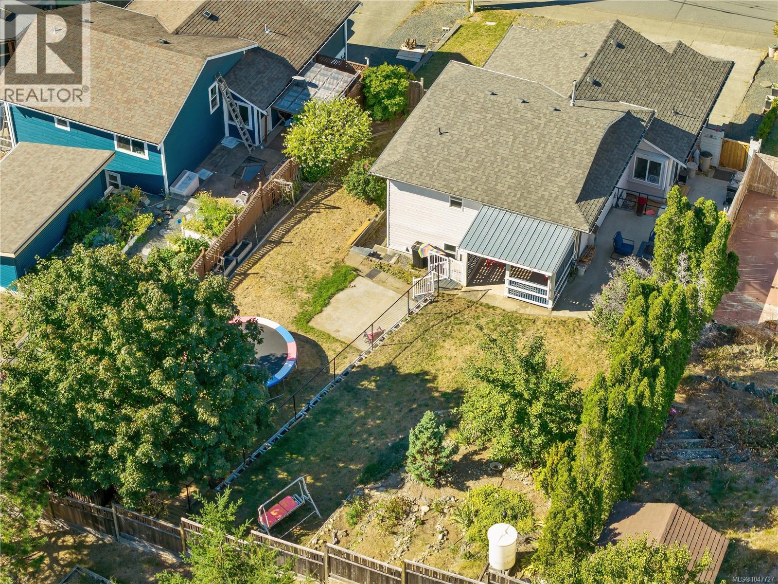 825 Pinecrest Rd - Image 9