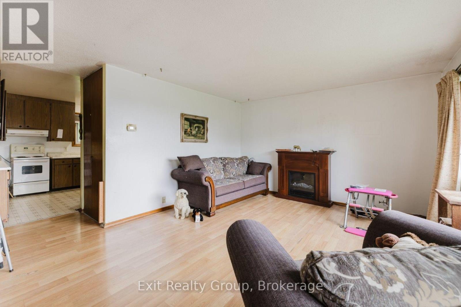 142 SUNNINGDALE DRIVE - Image 6