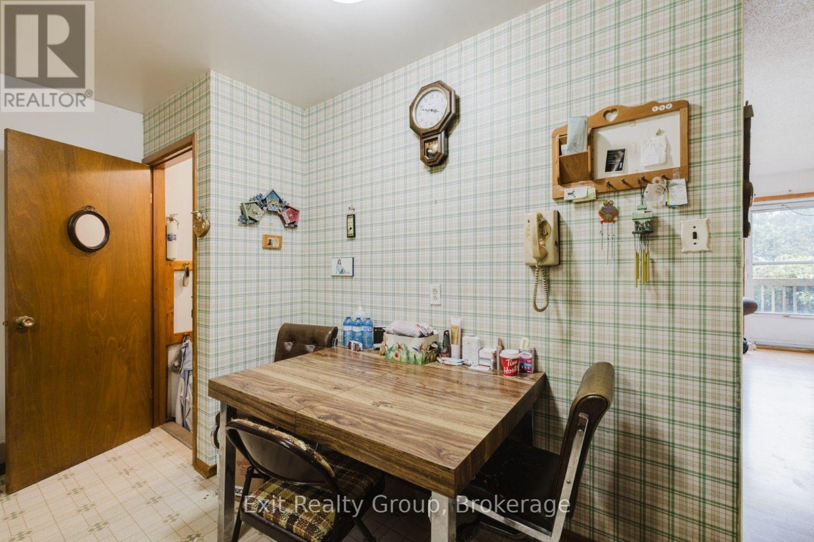142 SUNNINGDALE DRIVE - 9