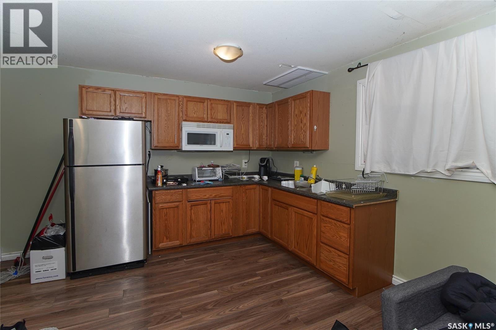 A B 417 Robinson STREET - 18