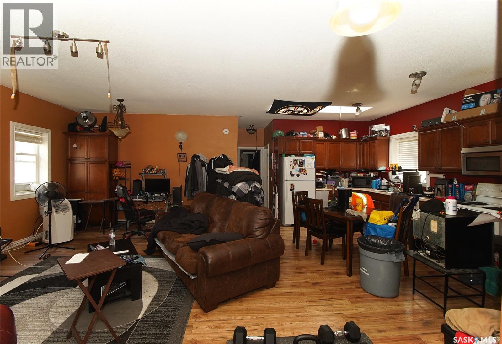 A B 417 Robinson STREET - Image 6