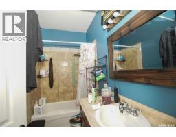 Bedroom - A B 417 Robinson Street, Regina, SK S4R3R5 Photo 10