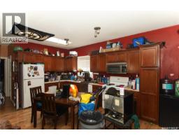 Kitchen - A B 417 Robinson Street, Regina, SK S4R3R5 Photo 8
