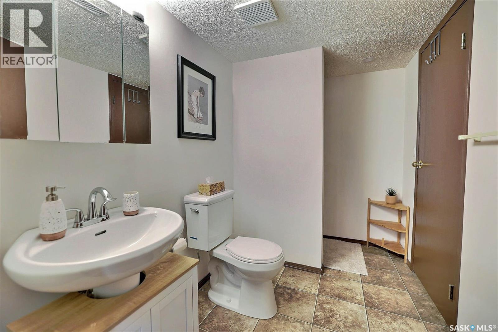 1246 Glasser BAY N - 34