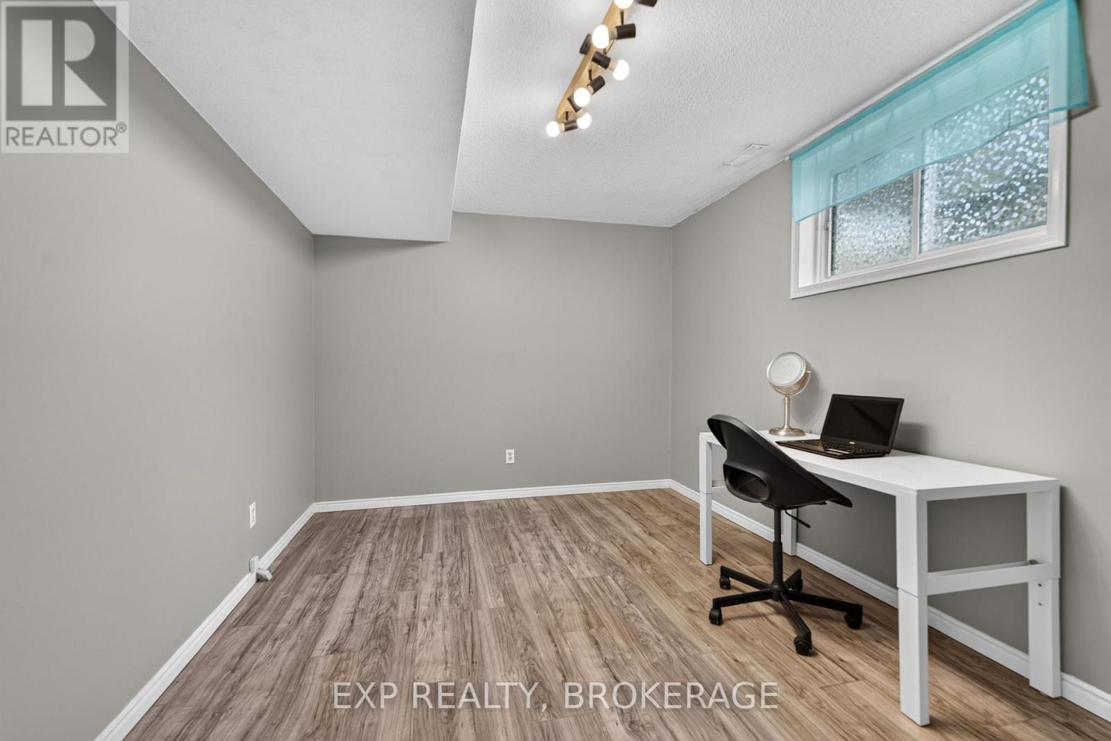 9009 PERTH ROAD - Image 25