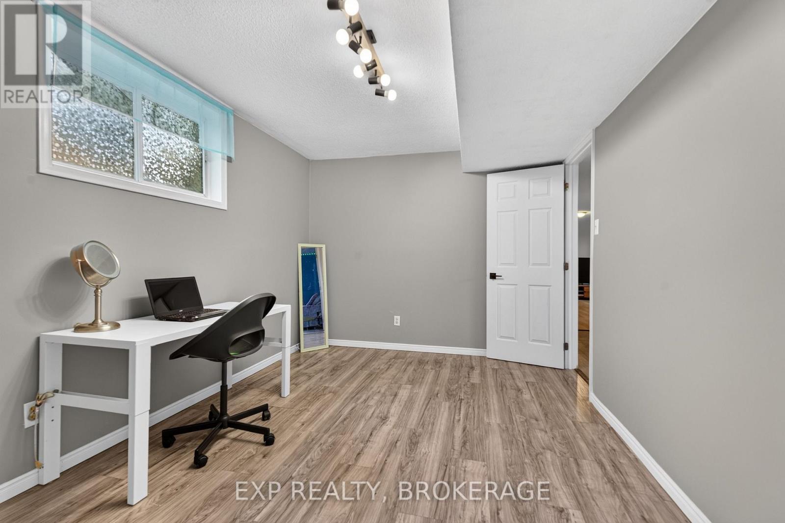 9009 PERTH ROAD - Image 26