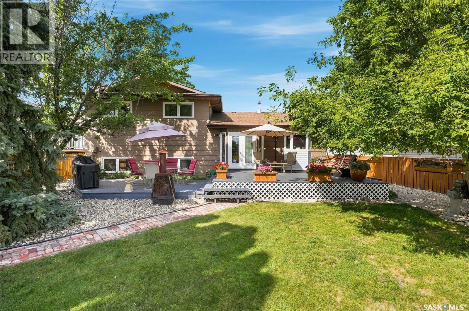 215 Stechishin CRESCENT - 45