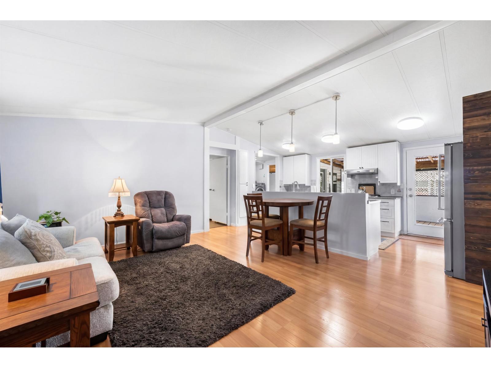 215 20071 24 AVENUE, Langley