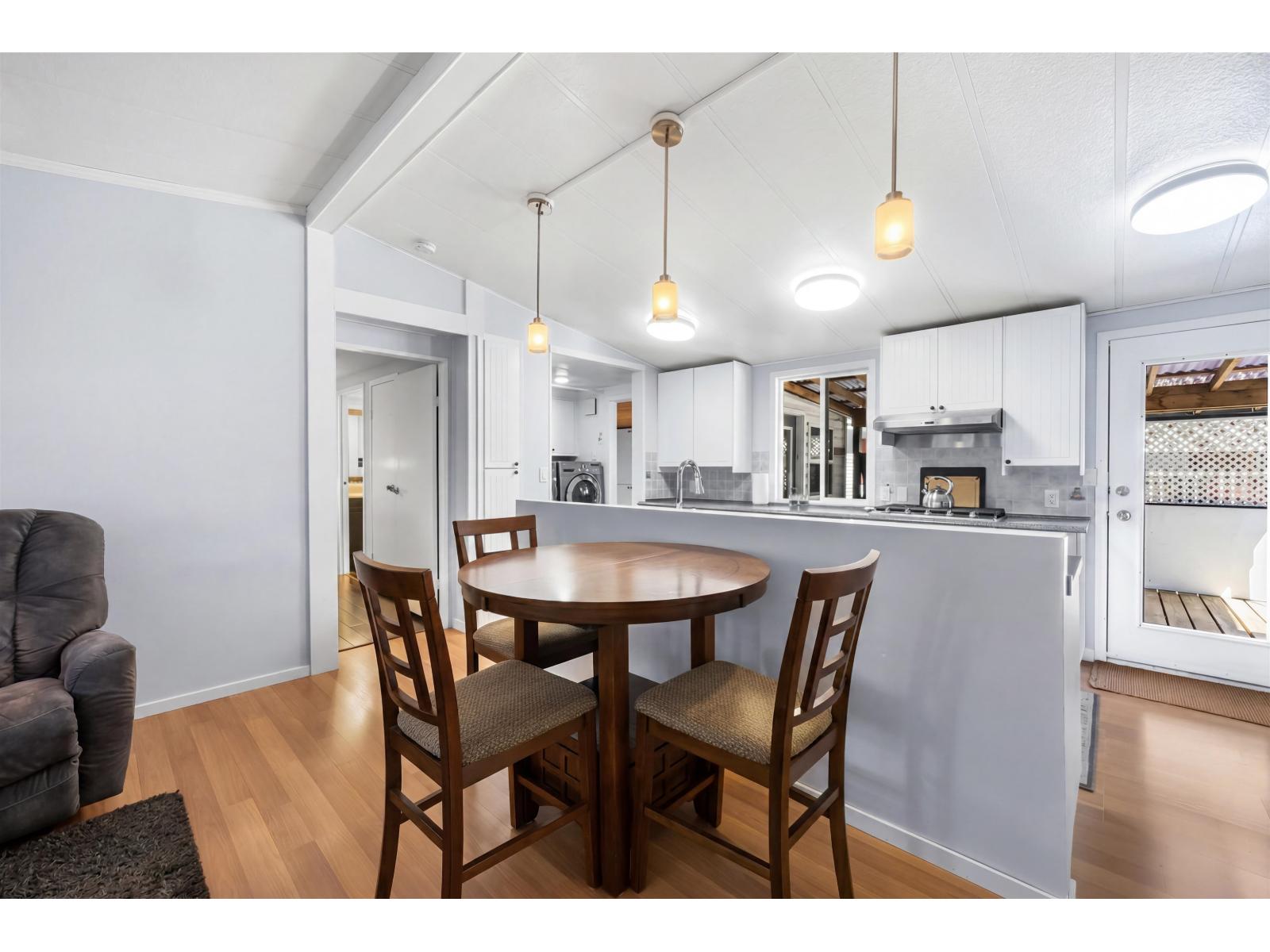 215 20071 24 AVENUE, Langley
