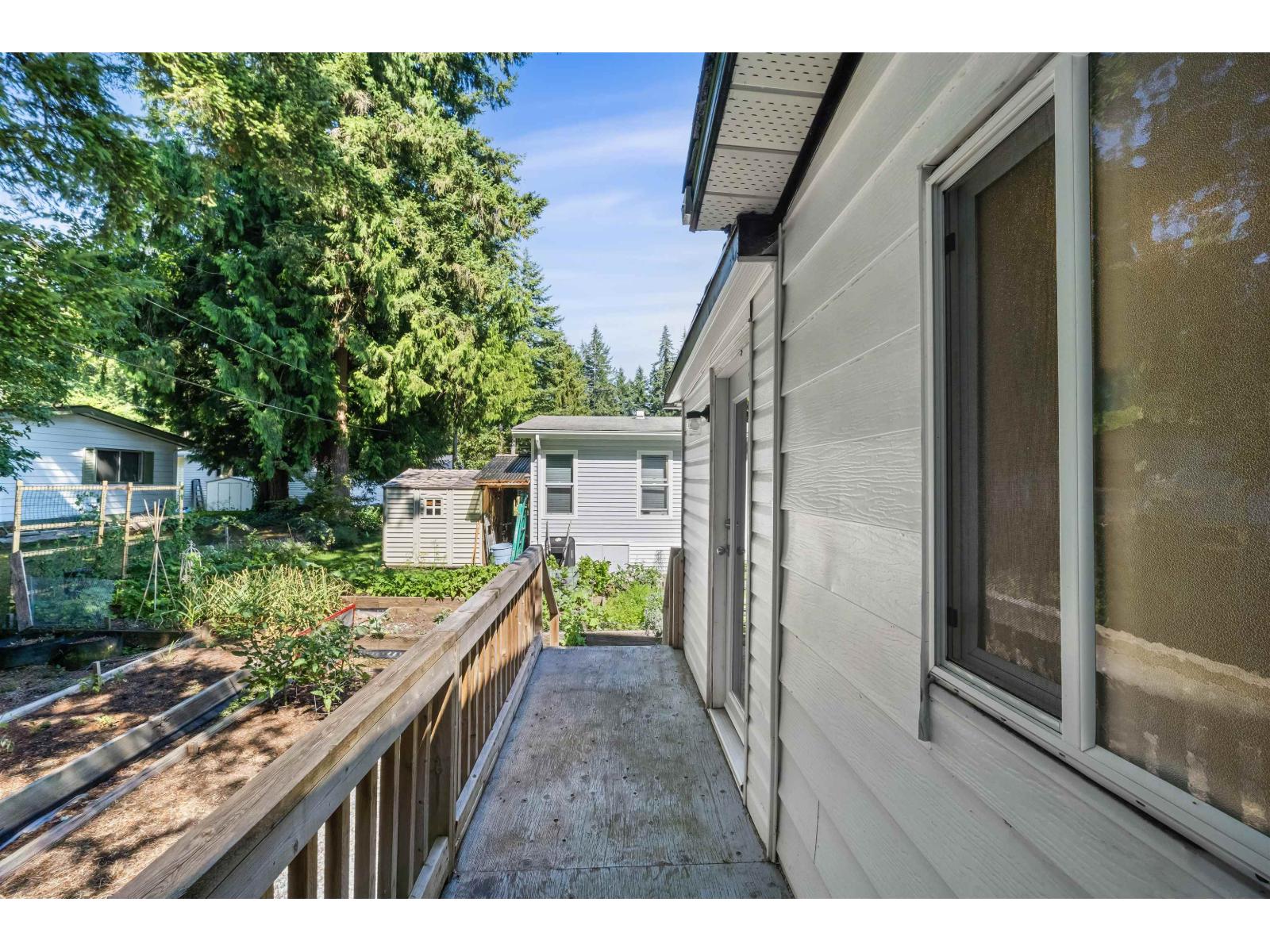 215 20071 24 AVENUE, Langley