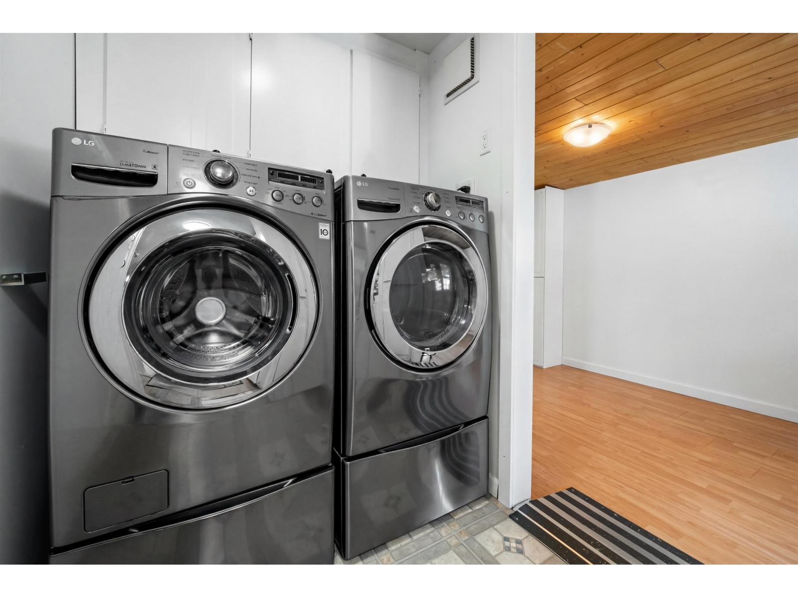 215 20071 24 AVENUE, Langley