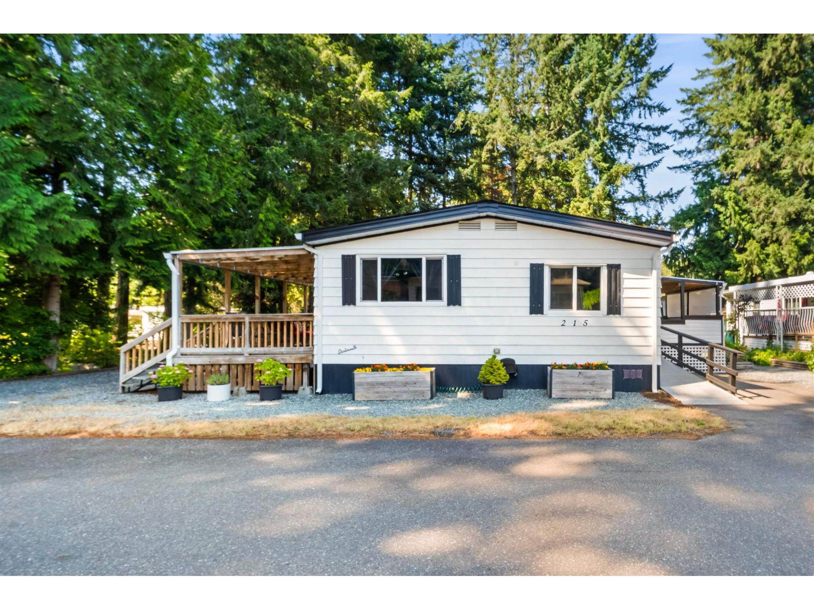 215 20071 24 AVENUE, Langley