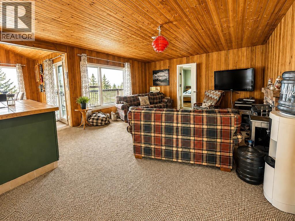 Listing photo – 745 Elk Street, Sunbreaker Cove