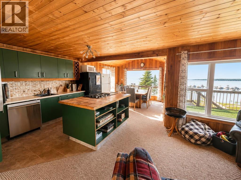 Listing photo – 745 Elk Street, Sunbreaker Cove