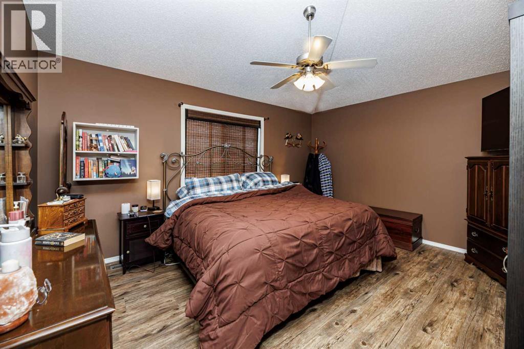 Listing photo – 444 Jenkins Drive, Red Deer