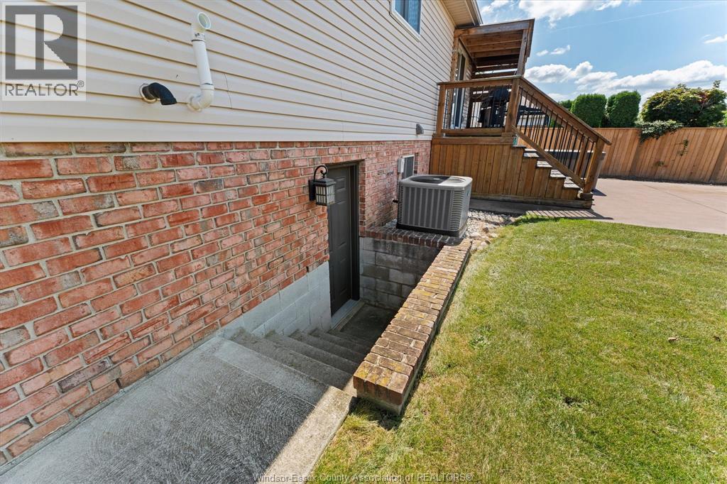 2295 LESPERANCE ROAD - 32