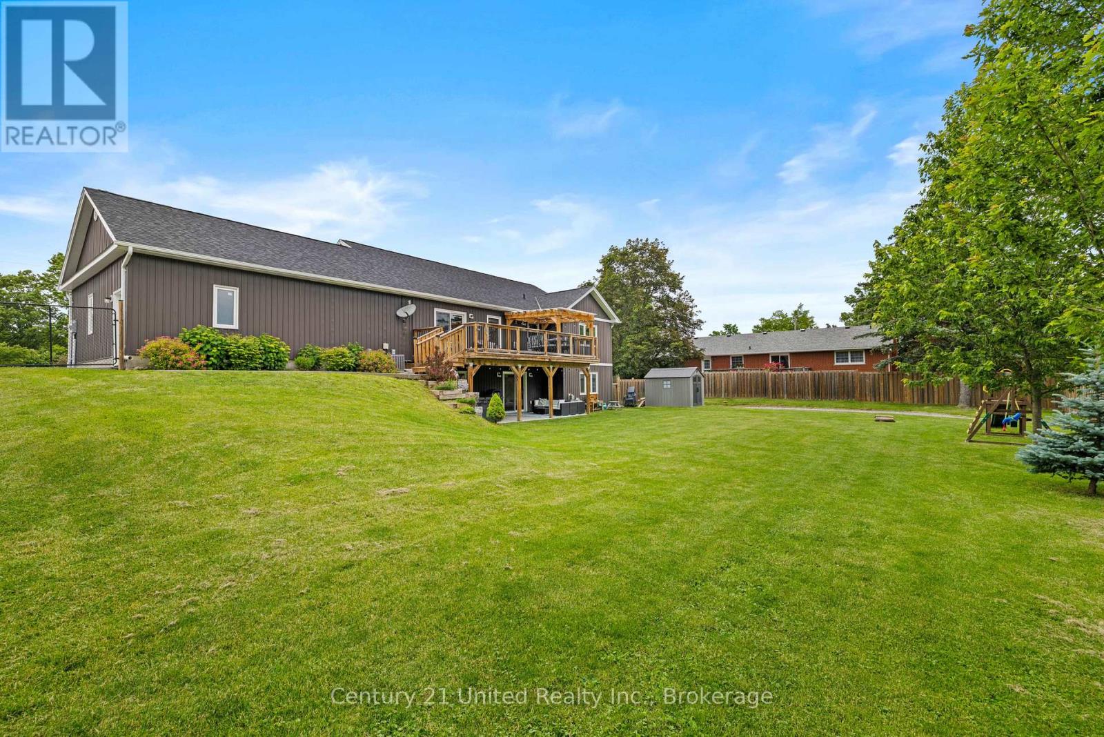929 MOUNT PLEASANT ROAD - Image 33