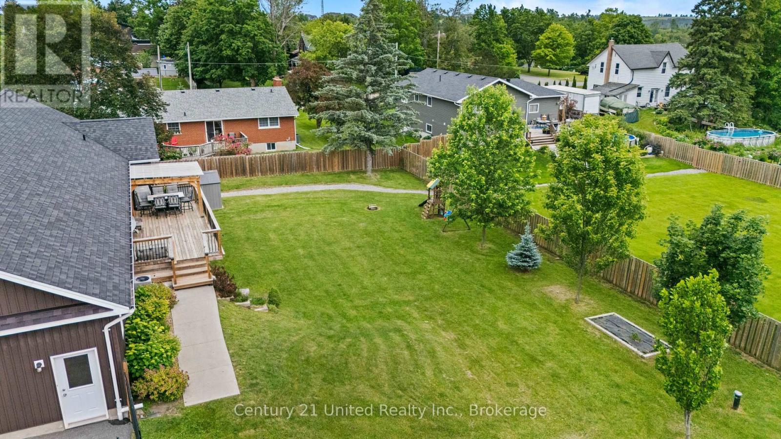929 MOUNT PLEASANT ROAD - 36