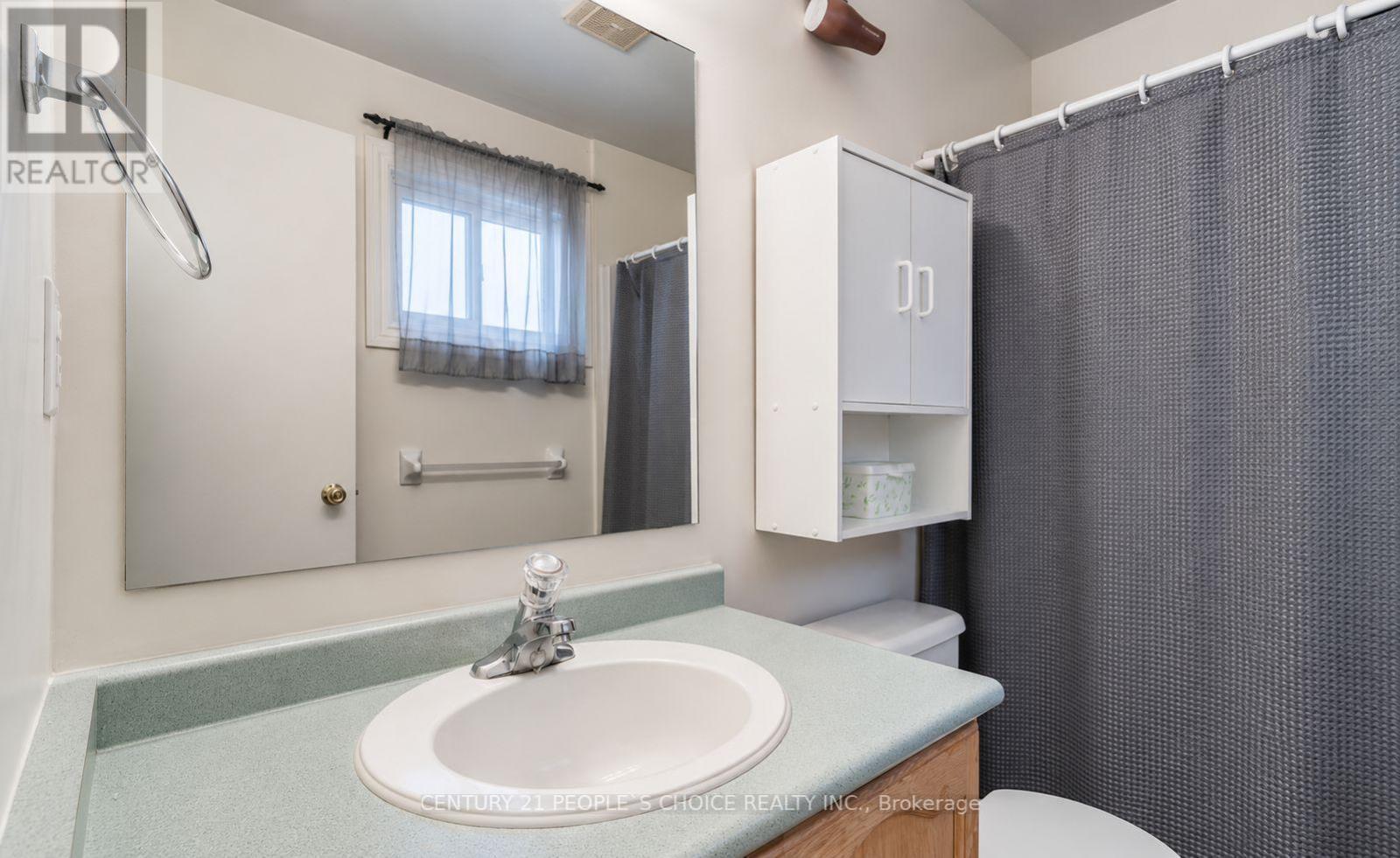 186 PICKETT CRESCENT - 13