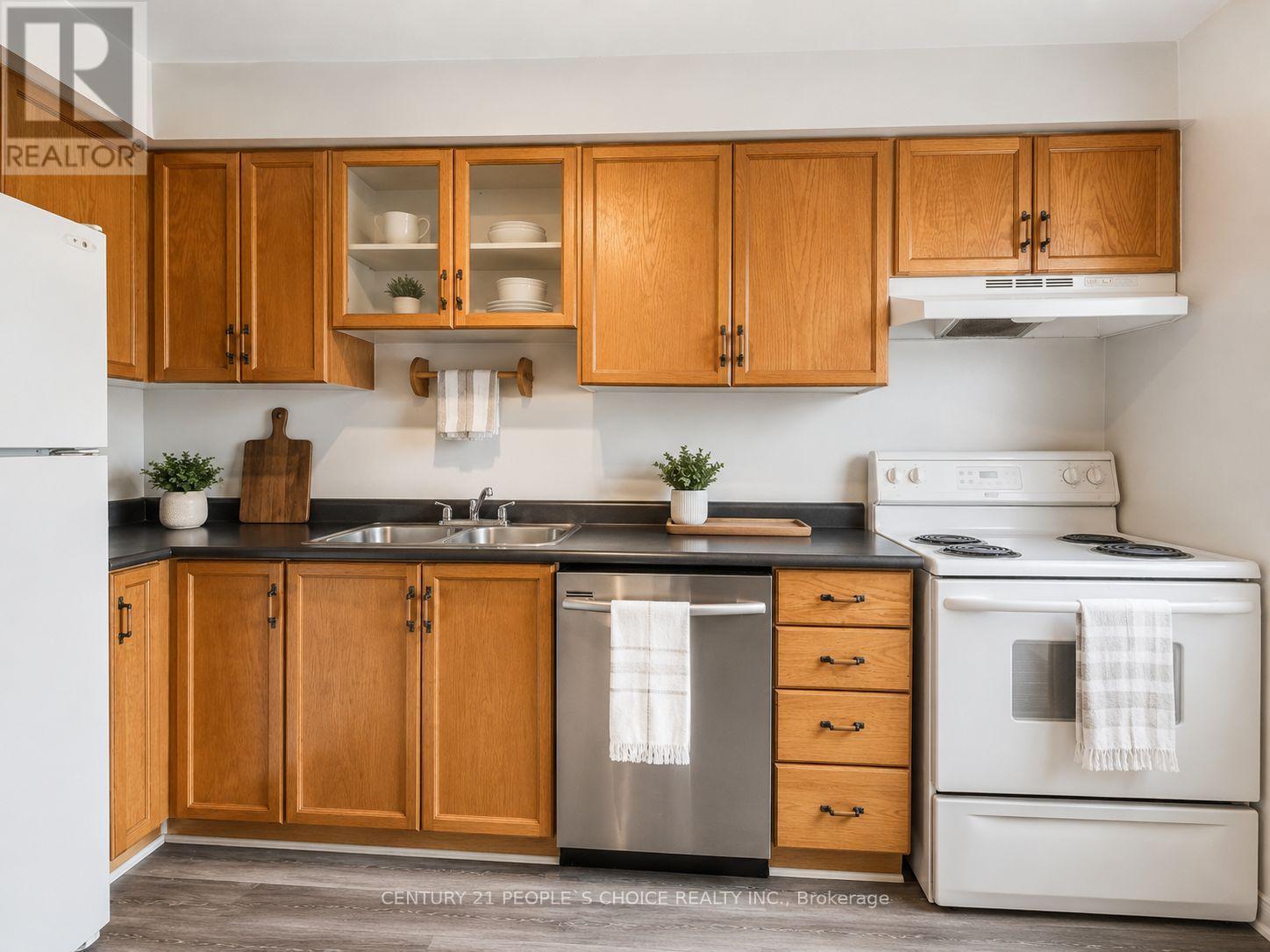 186 PICKETT CRESCENT - 6