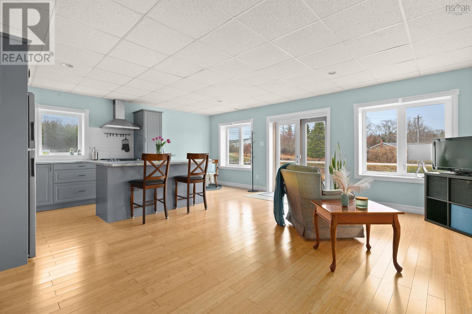 Property 25 of 48 of 11 East River Point Road