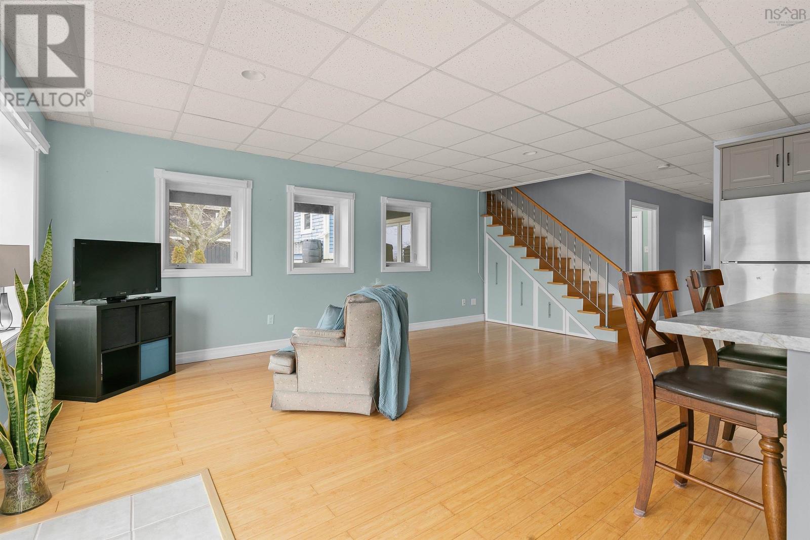 Property 29 of 48 of 11 East River Point Road