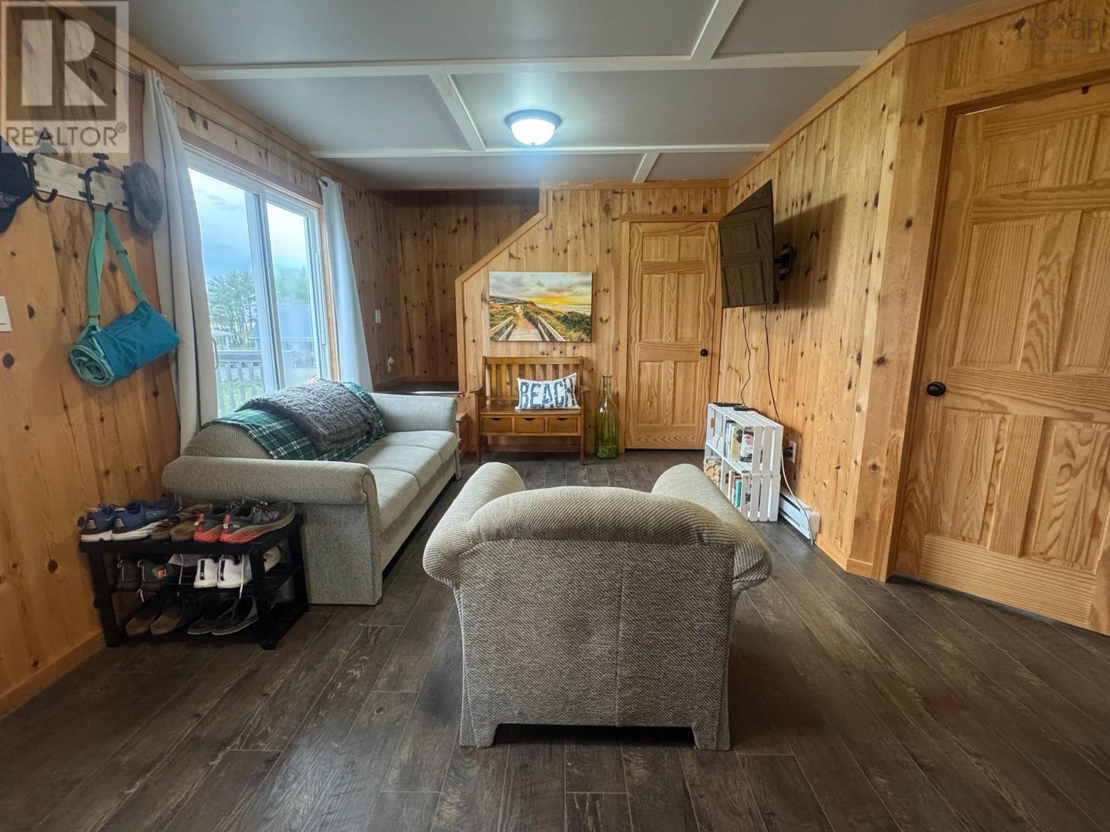 8521 19 Highway - 14