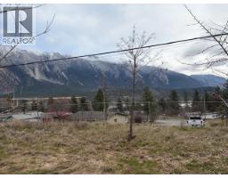 701 Columbia Street, Lillooet, BC V0K1V0 Photo 8