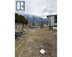 701 Columbia Street, Lillooet, BC V0K1V0 Photo 11