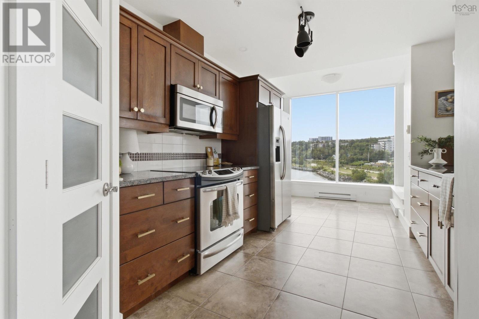 #405 220 Waterfront Drive - 13
