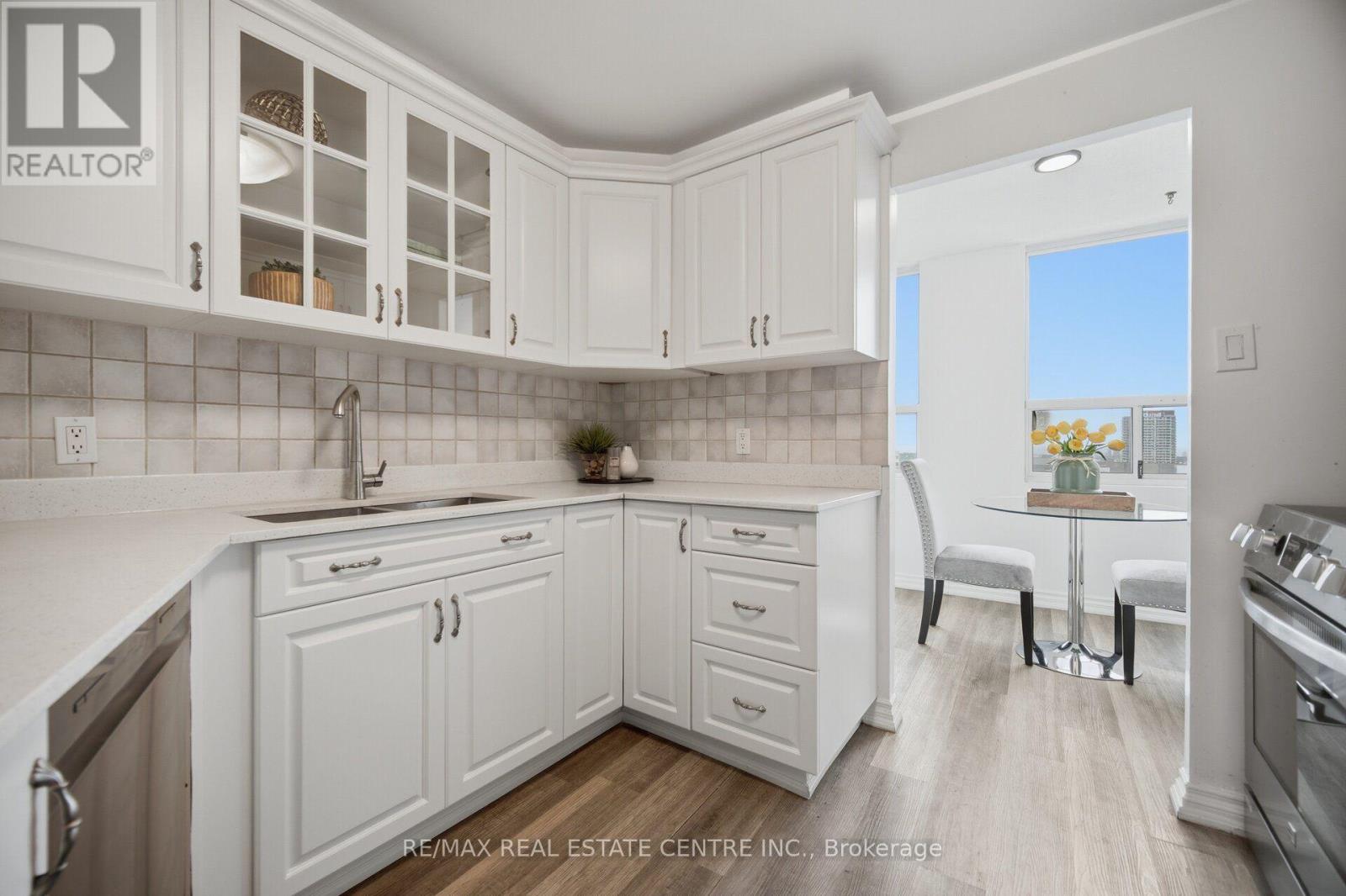 #2601 3650 KANEFF CRESCENT - 10
